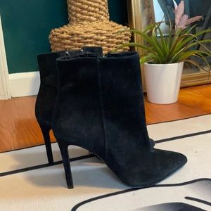 Steve Madden 6.5 black suede boots booties ankle boots pointed heels heel